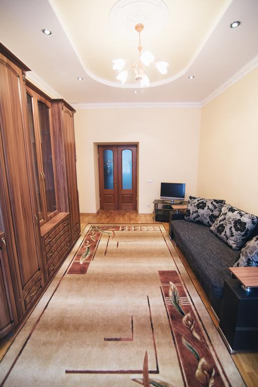 Apartment On Bernarda Meretyna Λβιβ Εξωτερικό φωτογραφία