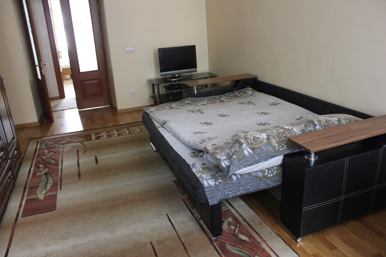 Apartment On Bernarda Meretyna Λβιβ Εξωτερικό φωτογραφία